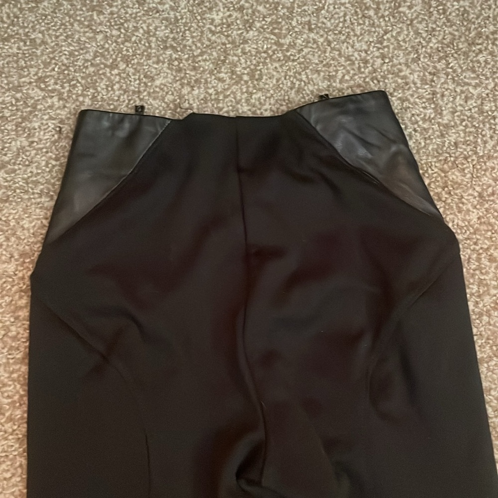 Guess Faux Leather Front Legging Pants - Picture 5 of 8